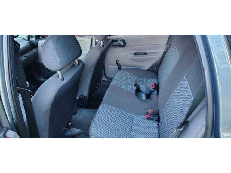 CHEVROLET - CLASSIC - 2012/2013 - Cinza - R$ 29.500,00