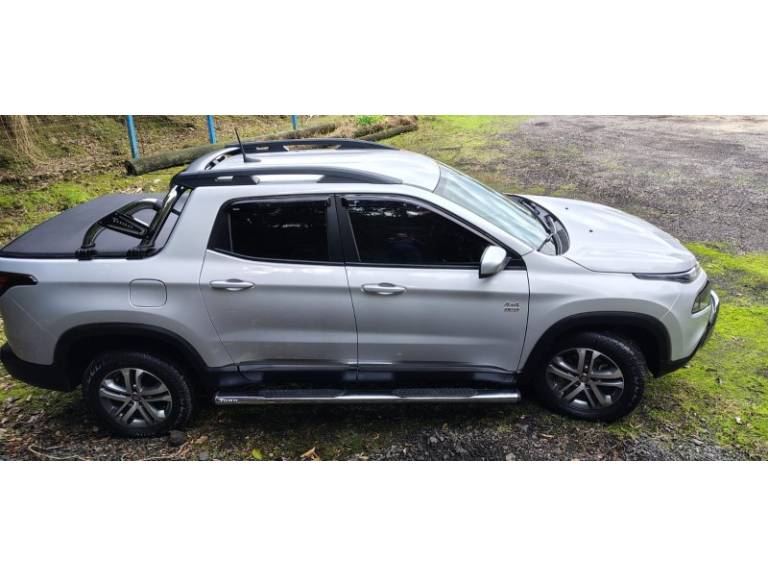 FIAT - TORO - 2018/2019 - Prata - R$ 109.000,00