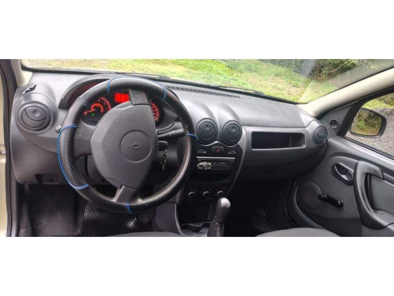 RENAULT - SANDERO - 2013/2013 - Bege - R$ 31.000,00