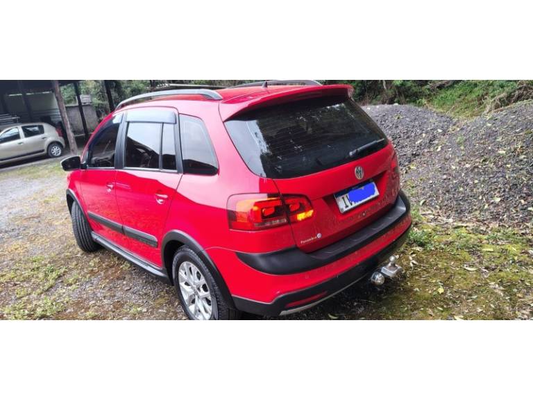 VOLKSWAGEN - SPACE CROSS - 2013/2014 - Vermelha - R$ 55.000,00