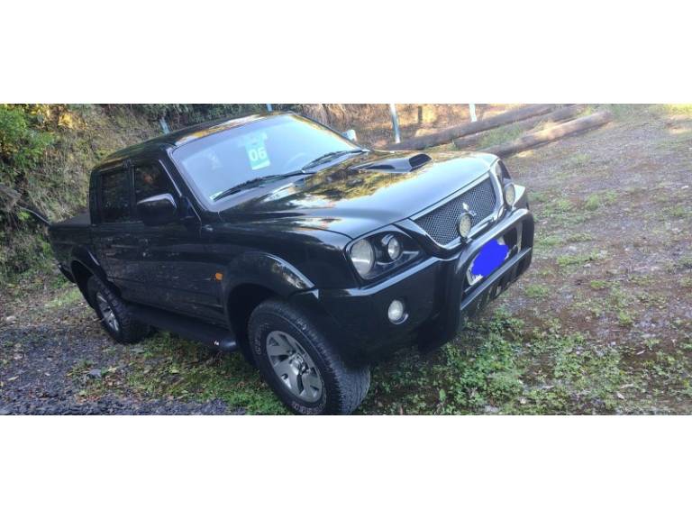 MITSUBISHI - L200 - 2006/2006 - Preta - R$ 58.500,00