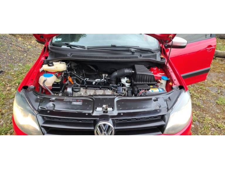 VOLKSWAGEN - SPACE CROSS - 2013/2014 - Vermelha - R$ 55.000,00