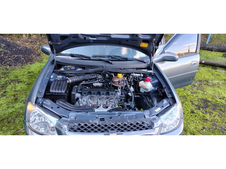 CHEVROLET - CLASSIC - 2012/2013 - Cinza - R$ 29.500,00