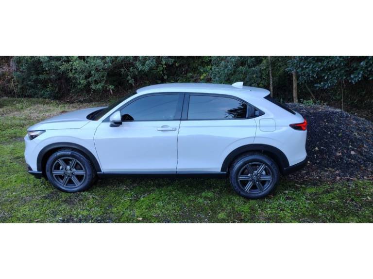 HONDA - HR-V - 2022/2023 - Branca - R$ 141.500,00