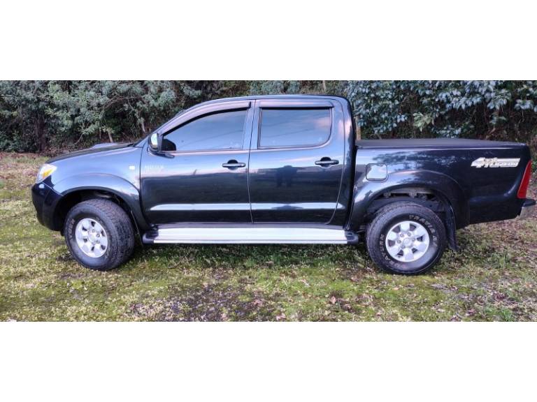 TOYOTA - HILUX - 2006/2006 - Preta - R$ 98.000,00