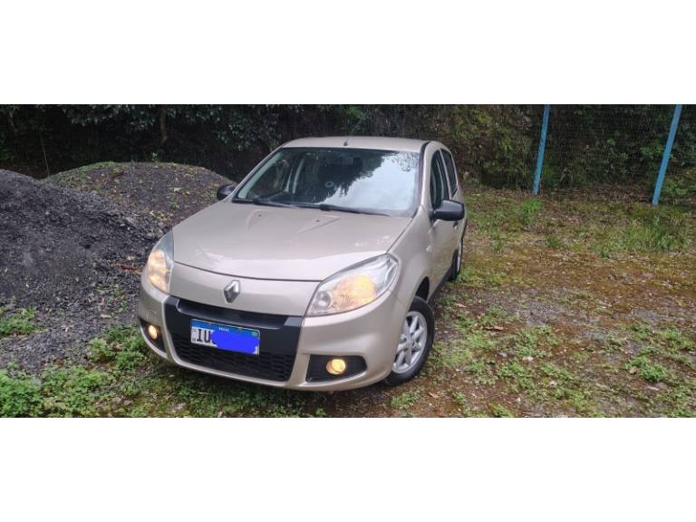 RENAULT - SANDERO - 2013/2013 - Bege - R$ 31.000,00