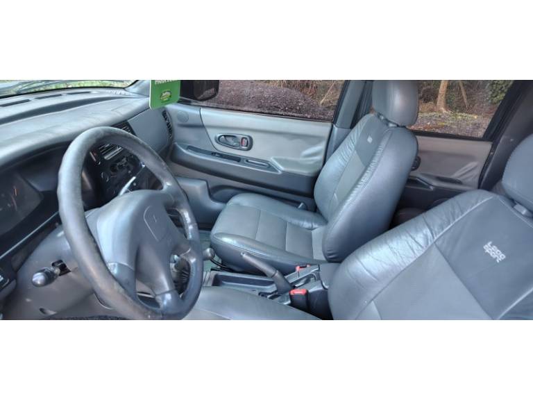MITSUBISHI - L200 - 2006/2006 - Preta - R$ 58.500,00