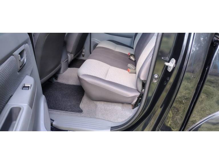 TOYOTA - HILUX - 2006/2006 - Preta - R$ 98.000,00