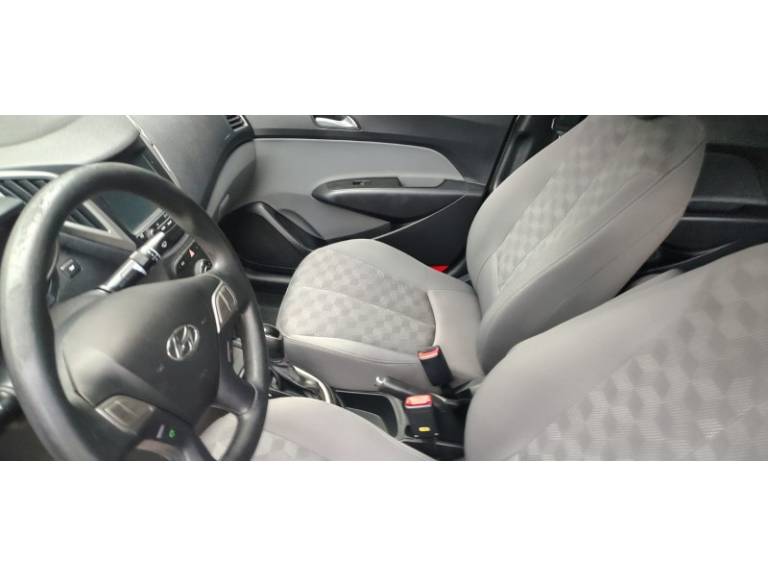 HYUNDAI - HB20 - 2018/2018 - Prata - R$ 63.500,00