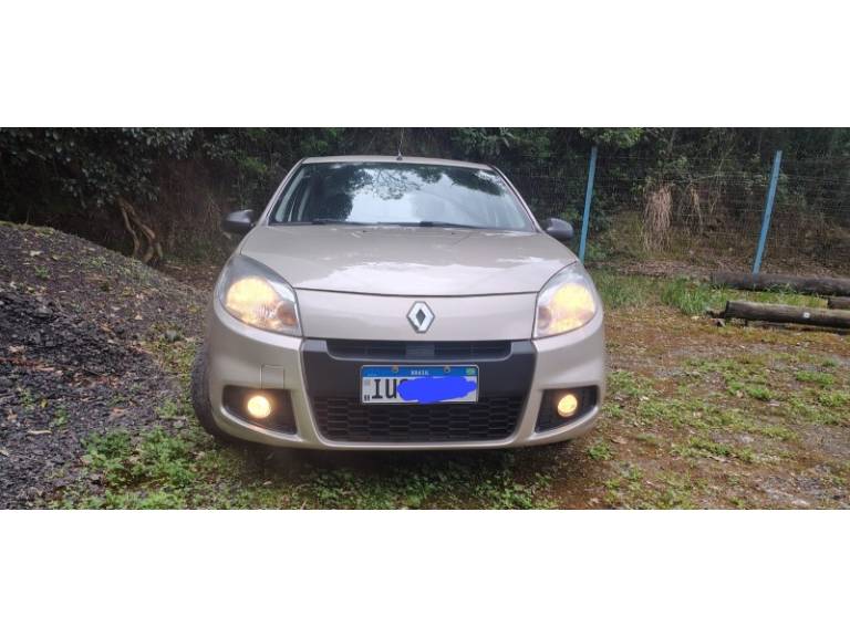 RENAULT - SANDERO - 2013/2013 - Bege - R$ 31.000,00