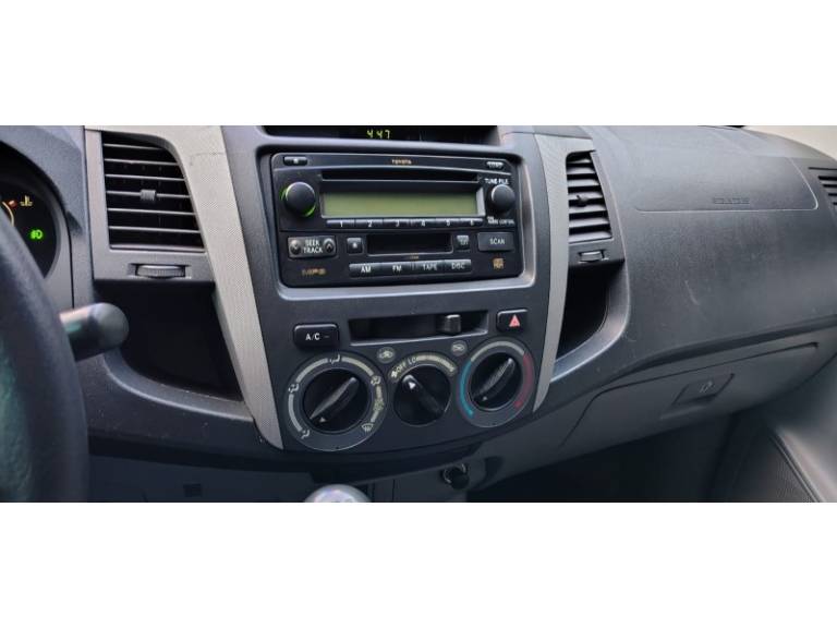 TOYOTA - HILUX - 2006/2006 - Preta - R$ 98.000,00
