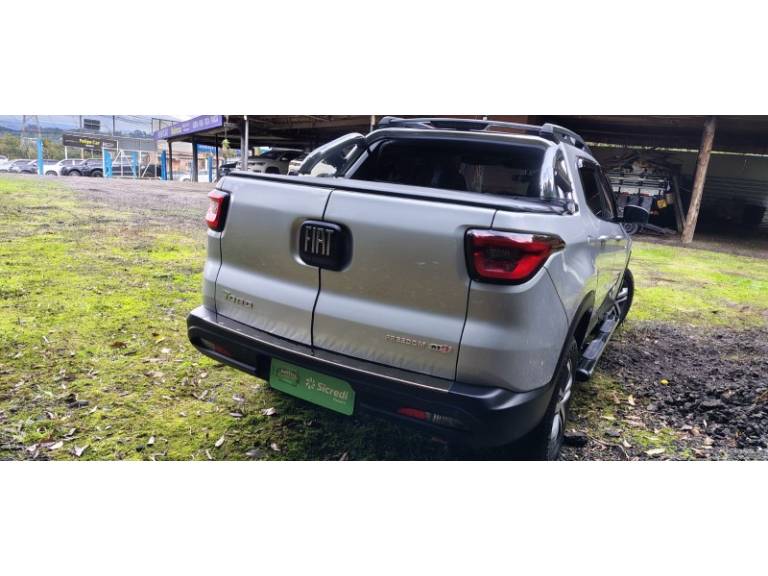 FIAT - TORO - 2018/2019 - Prata - R$ 109.000,00