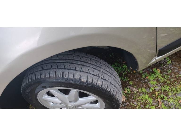 RENAULT - SANDERO - 2013/2013 - Bege - R$ 31.000,00