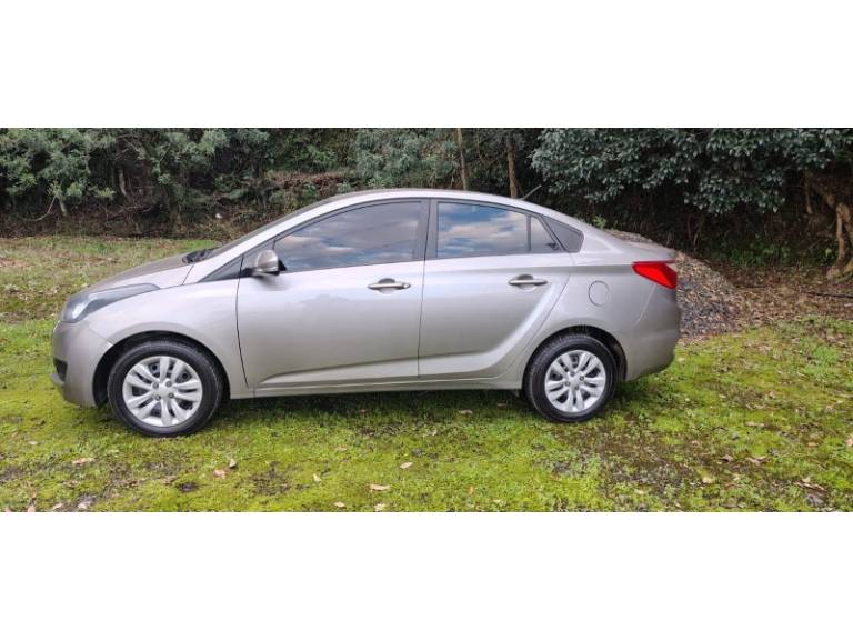 HYUNDAI - HB20 - 2018/2018 - Prata - R$ 63.500,00