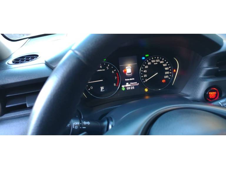 HONDA - HR-V - 2022/2023 - Branca - R$ 141.500,00