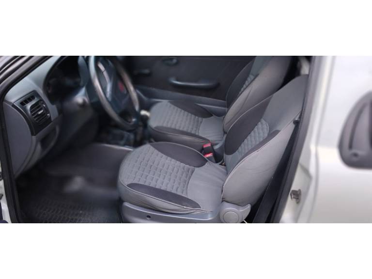 FIAT - STRADA - 2012/2013 - Branca - R$ 43.800,00