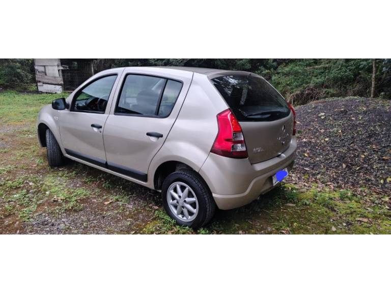 RENAULT - SANDERO - 2013/2013 - Bege - R$ 31.000,00