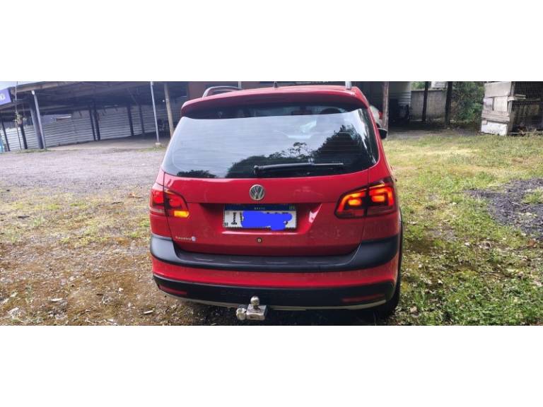 VOLKSWAGEN - SPACE CROSS - 2013/2014 - Vermelha - R$ 55.000,00